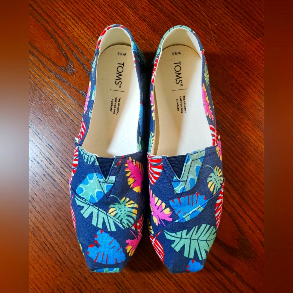 Toms Flat Slip-on Size 9.5